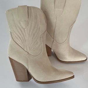 Qupid - Slay Boots in Beige - Worn Once